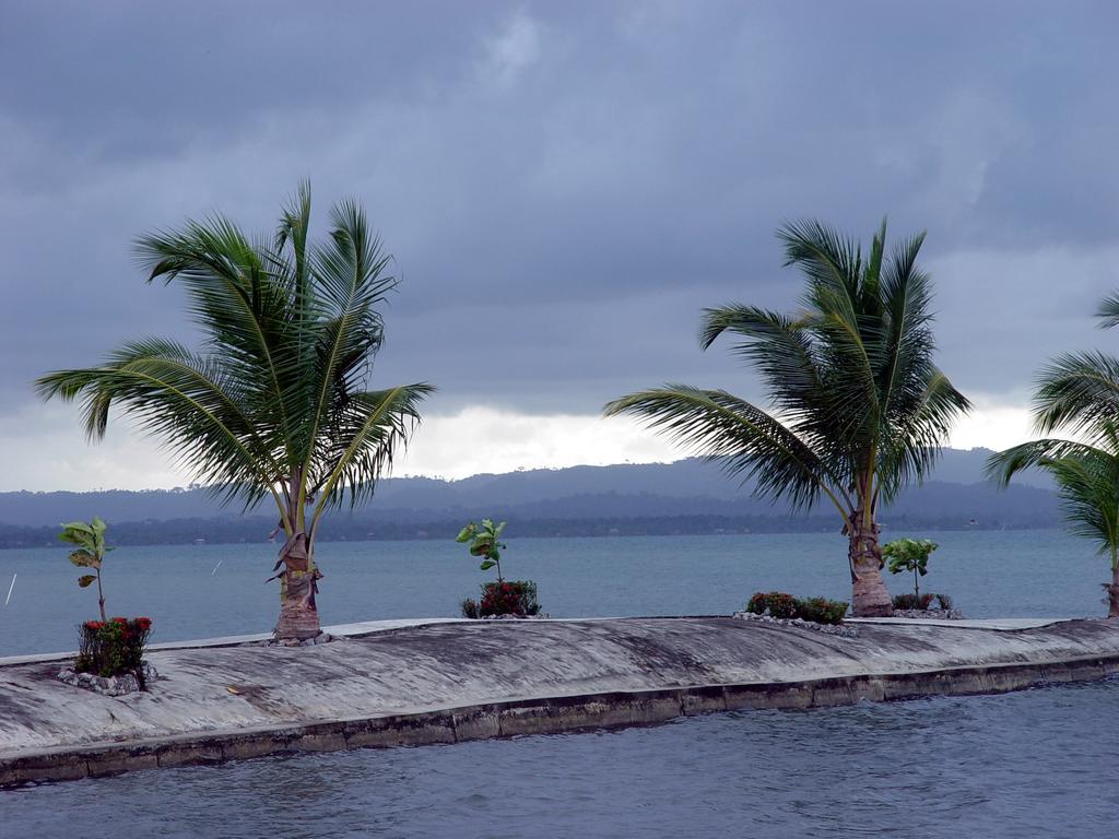 Amatique Bay Hotel Puerto Barrios Exterior photo